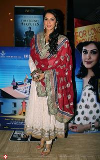 Isha Koppikar feet photo 5