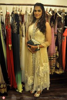 Isha Koppikar feet photo 1