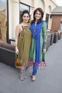 Isha Koppikar feet photo 5