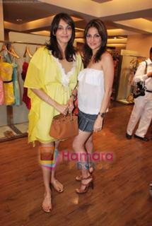 Isha Koppikar feet photo 10