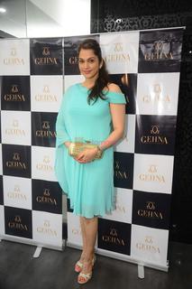 Isha Koppikar feet photo 13