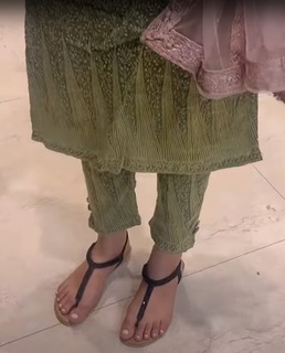 Isha Malviya feet photo 10