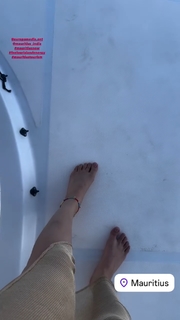 Isha Malviya feet photo 16