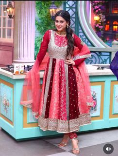 Isha Malviya feet photo 4