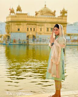 Isha Malviya feet photo 6