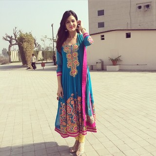 Isha Rikhi feet photo 1