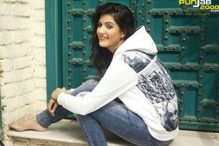 Isha Rikhi feet photo 12