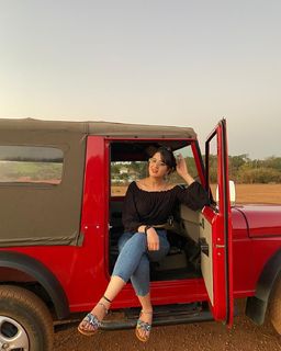 Isha Rikhi feet photo 4