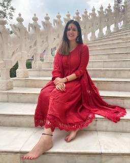 Isha Rikhi feet photo 6