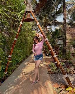 Isha Rikhi feet photo 7