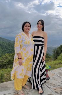 Isha Rikhi feet photo 1