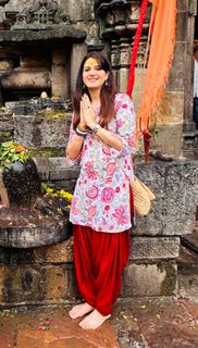 Isha Rikhi feet photo 17