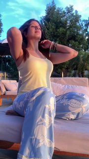 Isha Rikhi feet photo 9