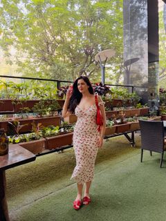 Isha Rikhi feet photo 8