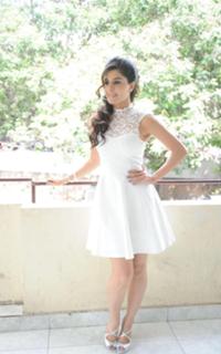 Isha Talwar feet photo thumbnail