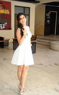 Isha Talwar feet photo thumbnail