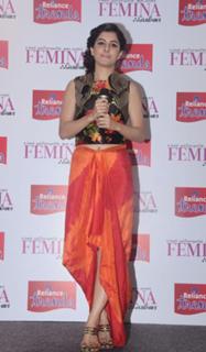 Isha Talwar feet photo thumbnail