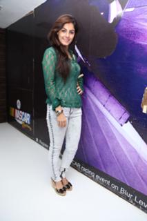 Isha Talwar feet photo thumbnail