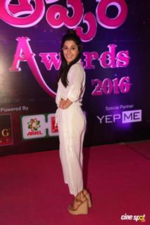 Isha Talwar feet photo thumbnail