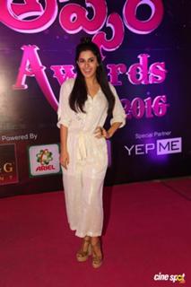 Isha Talwar feet photo thumbnail