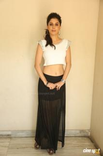 Isha Talwar feet photo thumbnail