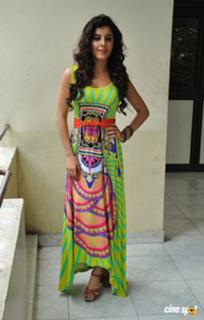 Isha Talwar feet photo thumbnail