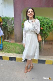Isha Talwar feet photo thumbnail