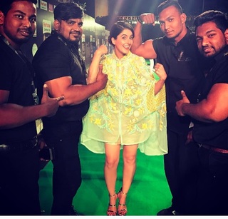 Isha Talwar feet photo thumbnail