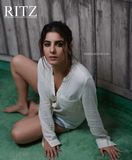 Isha Talwar feet photo thumbnail