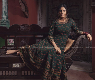 Isha Talwar feet photo thumbnail