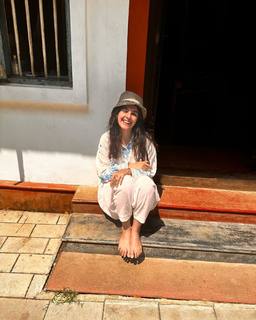 Isha Talwar feet photo thumbnail