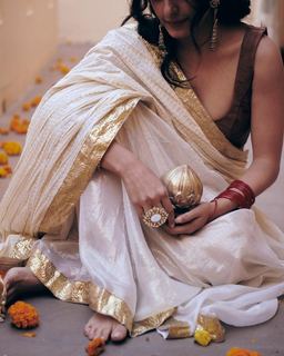 Isha Talwar feet photo thumbnail