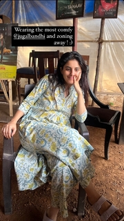 Isha Talwar feet photo thumbnail