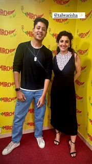 Isha Talwar feet photo thumbnail