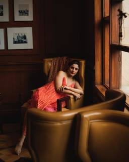 Isha Talwar feet photo thumbnail