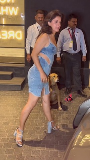 Isha Talwar feet photo thumbnail