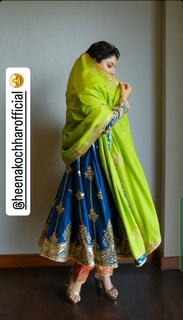 Isha Talwar feet photo thumbnail