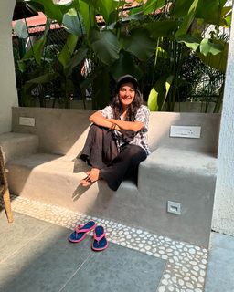 Isha Talwar feet photo thumbnail