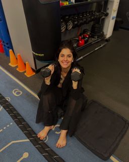 Isha Talwar feet photo thumbnail