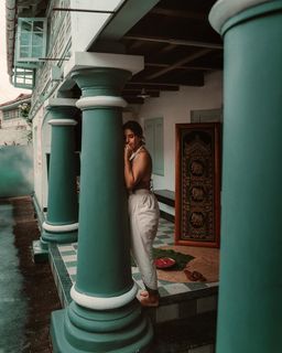 Isha Talwar feet photo thumbnail