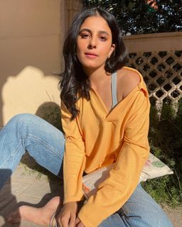 Isha Talwar feet photo 4