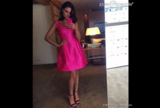 Isis Valverde feet photo thumbnail