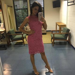 Isis Valverde feet photo thumbnail