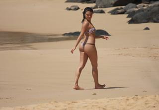 Isis Valverde feet photo thumbnail