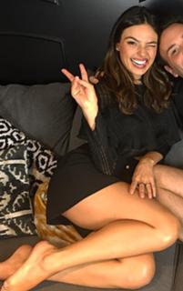 Isis Valverde feet photo thumbnail
