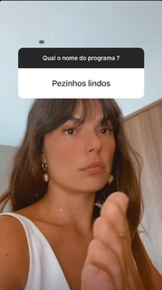 Isis Valverde feet photo thumbnail