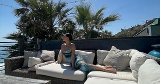 Isis Valverde feet photo thumbnail