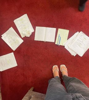 Isis Valverde feet photo thumbnail