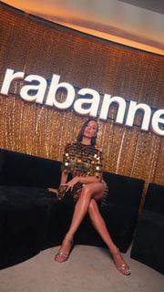 Isis Valverde feet photo thumbnail