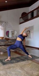 Isis Valverde feet photo thumbnail